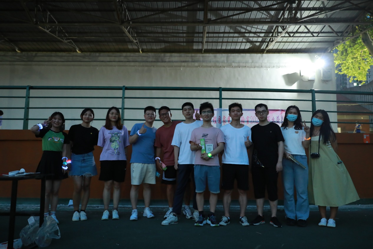 2022年6月国重实验室首届荧光夜跑活动